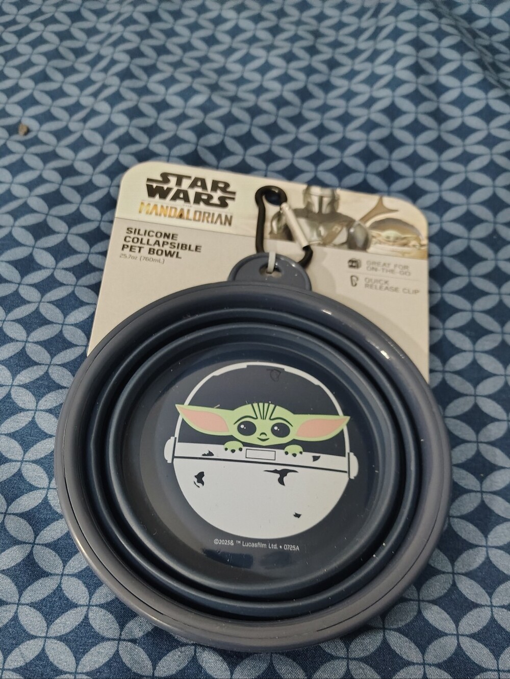 Star Wars The Mandalorian Grogu Gray Silicone Collapsible Pet Bowl with Clip2